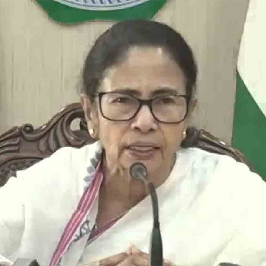 Mamata Banerjee holds a meeting with Counting Agents of Bhabanipur dgtl
