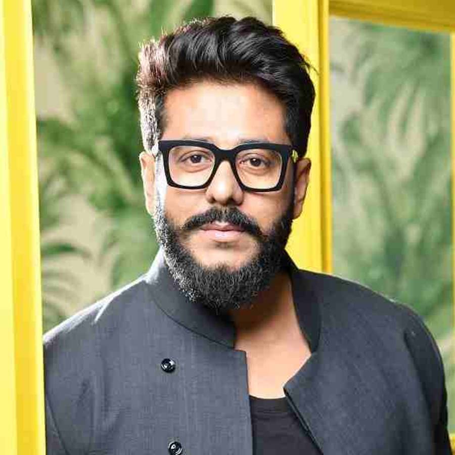 TMC Candidate And Film Director Raj Chakraborty Faced Backlash When Leaved The Counting Center dgtl