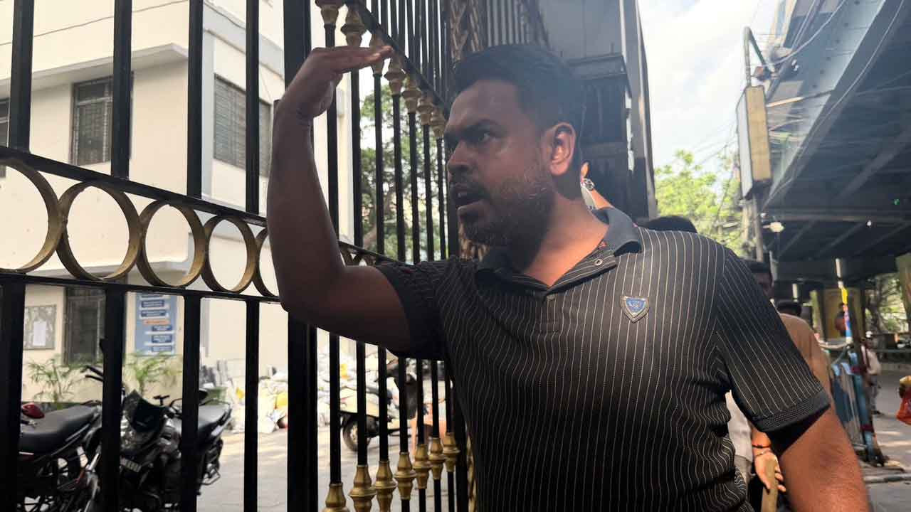 মারমুখী বিজেপির কর্মী-সমর্থকেরা।