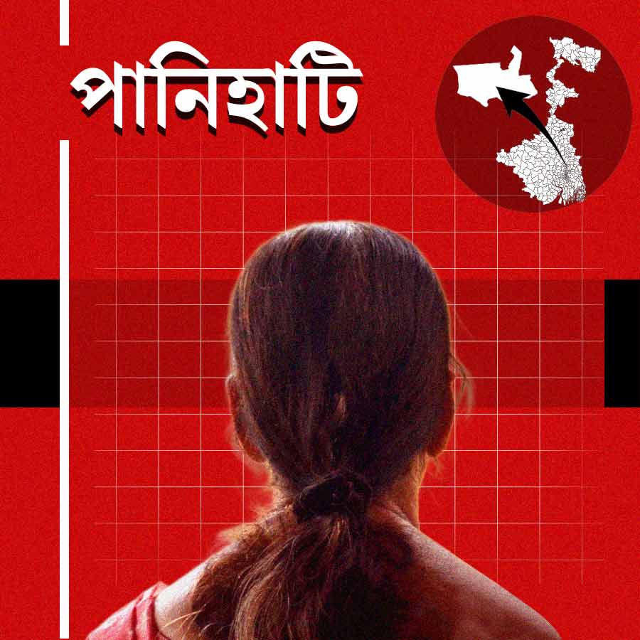 পানিহাটিতে জয়ী বিজেপি প্রার্থী আরজি করে নির্যাতিতা চিকিৎসকের মা।