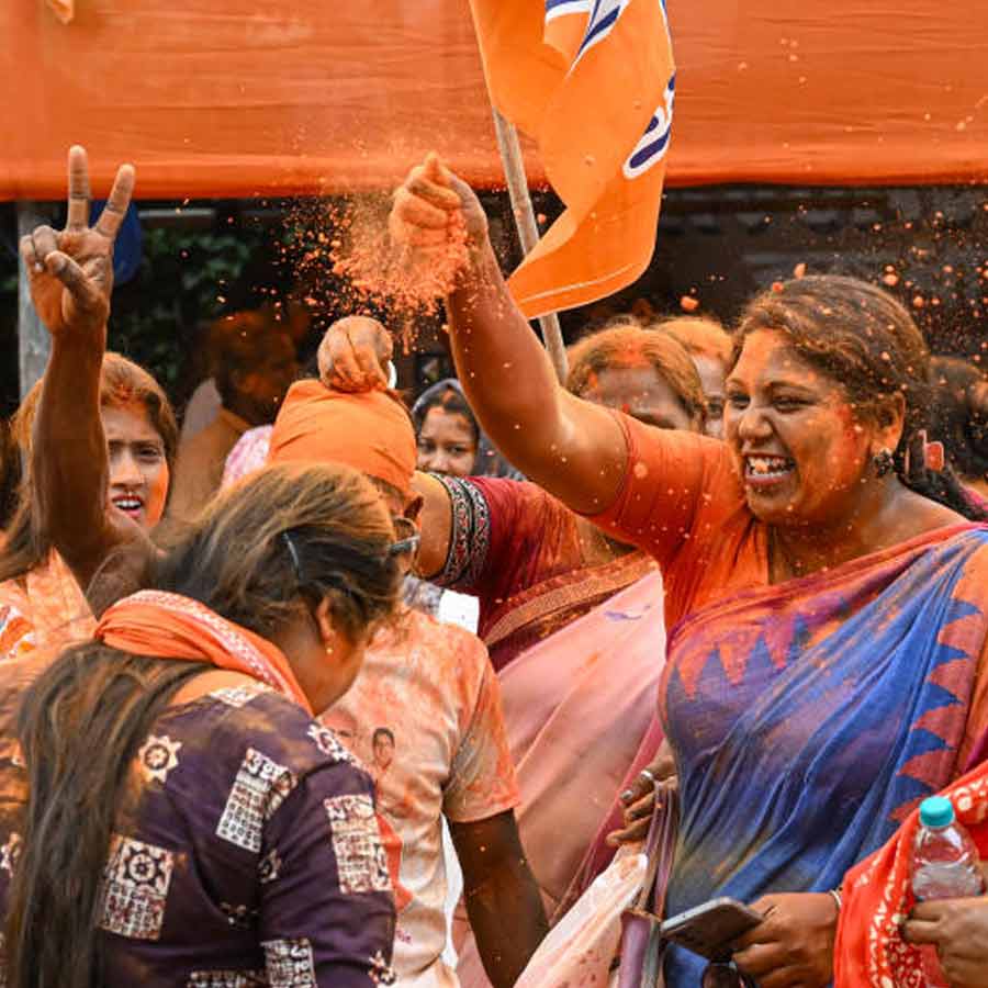 ভবানীপুরে বিজেপি কর্মী-সমর্থকদের উচ্ছ্বাস।