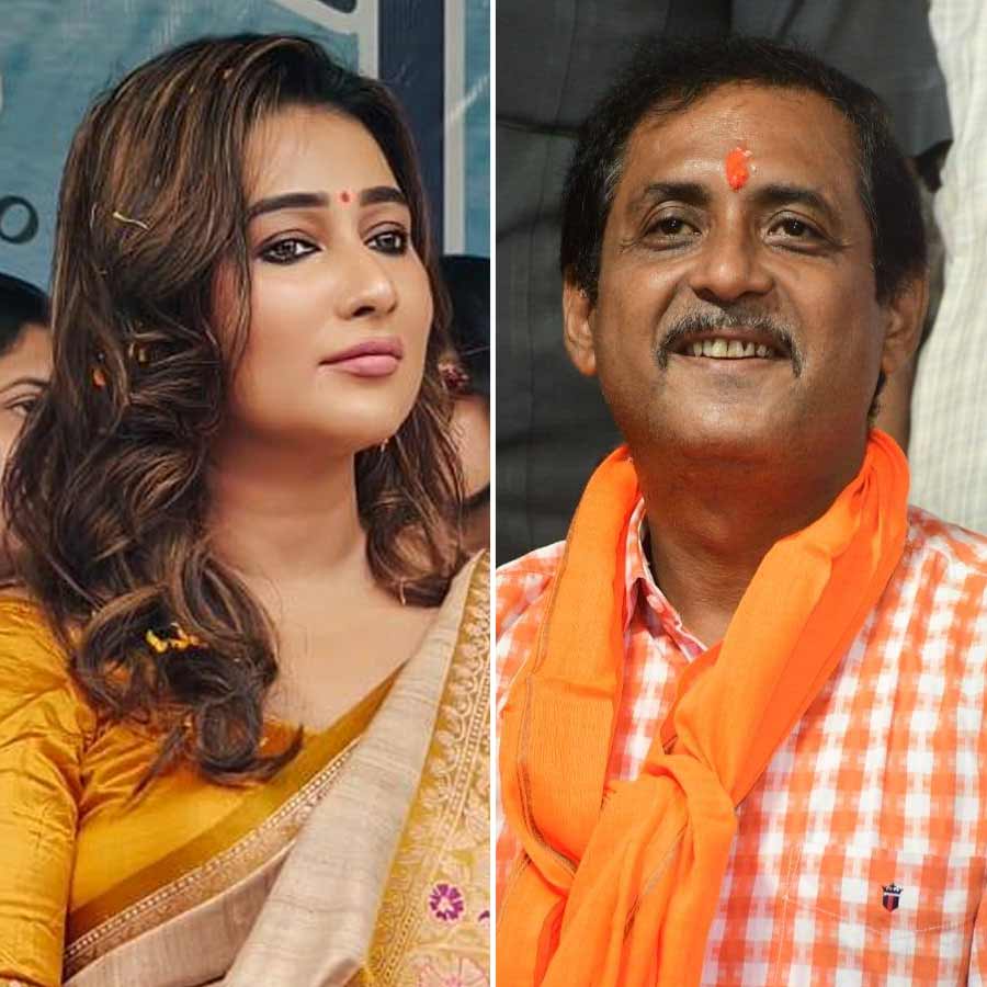 সজল ঘোষের কাছে বিপুল ব্যবধানে হারলেন সায়ন্তিকা।