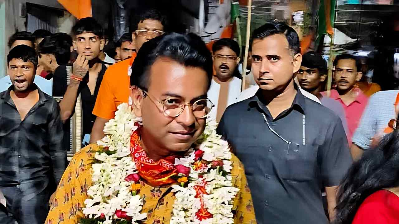 অভিনেতা থেকে নেতা রুদ্রনীল ঘোষ।