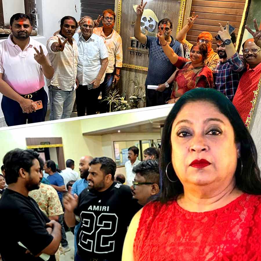 পিয়া সেনগুপ্তের পদত্যাগ চান প্রযোজকেরা।