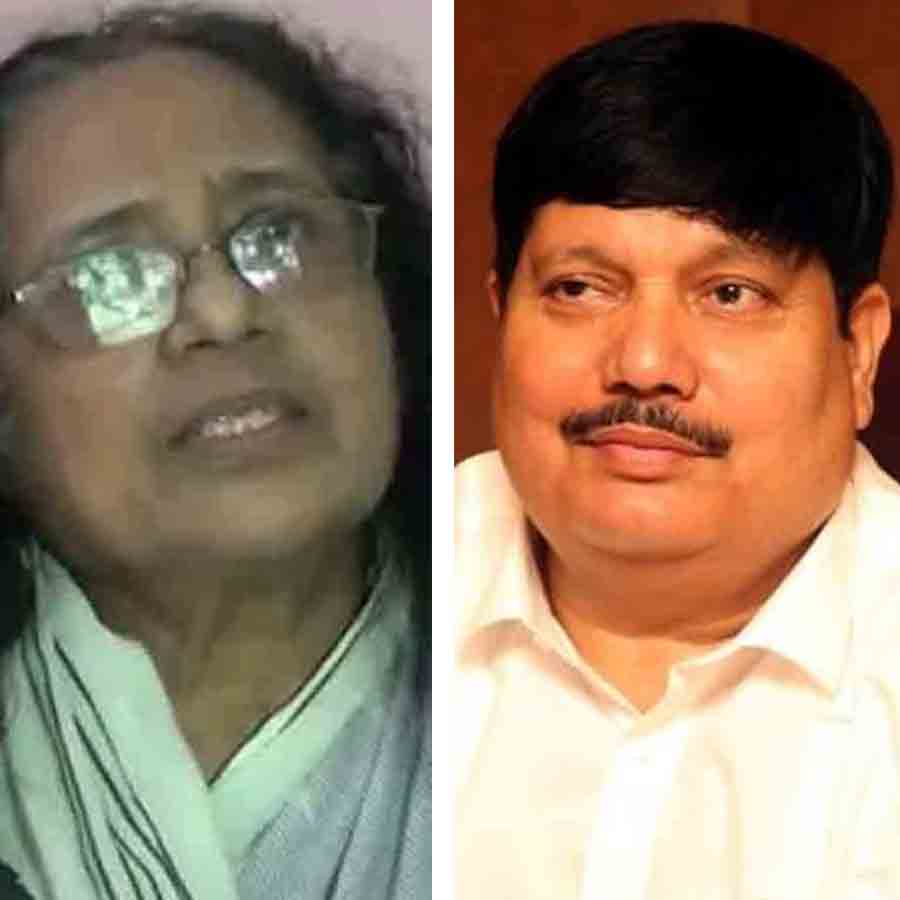 BJP’s winner Arjun Singh meets former TMC mla Manju Basu