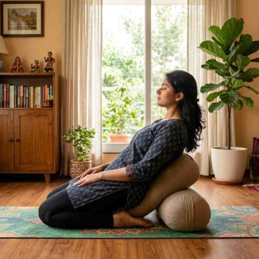 Combat Spondylosis with Yoga, effective poses for Pain Relief dgtl