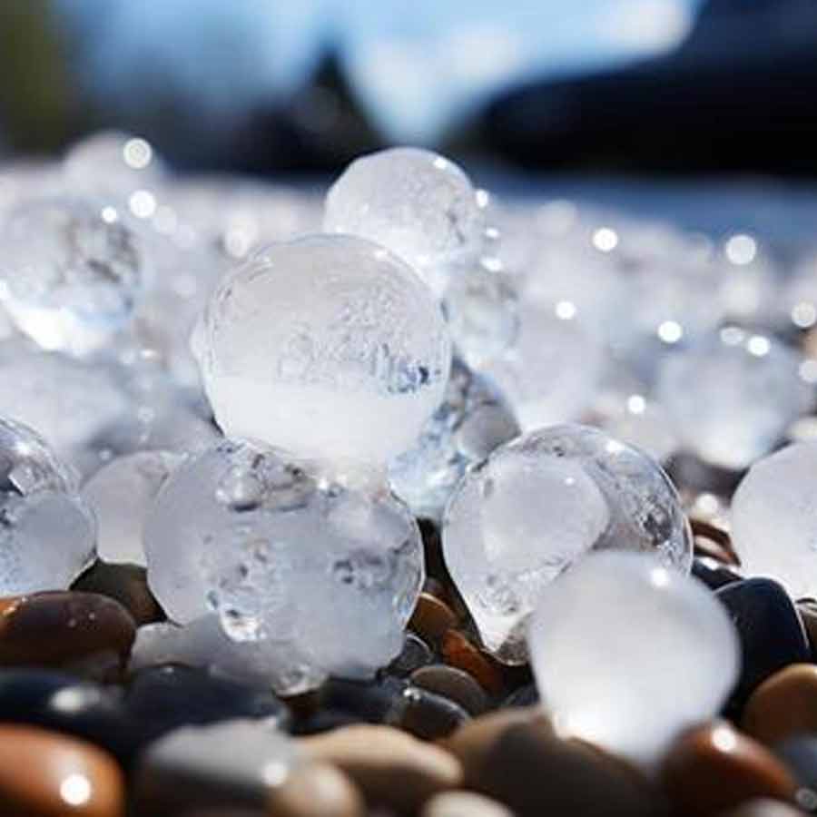 Hail grows to a size of golf ball, how and what is the science behind it