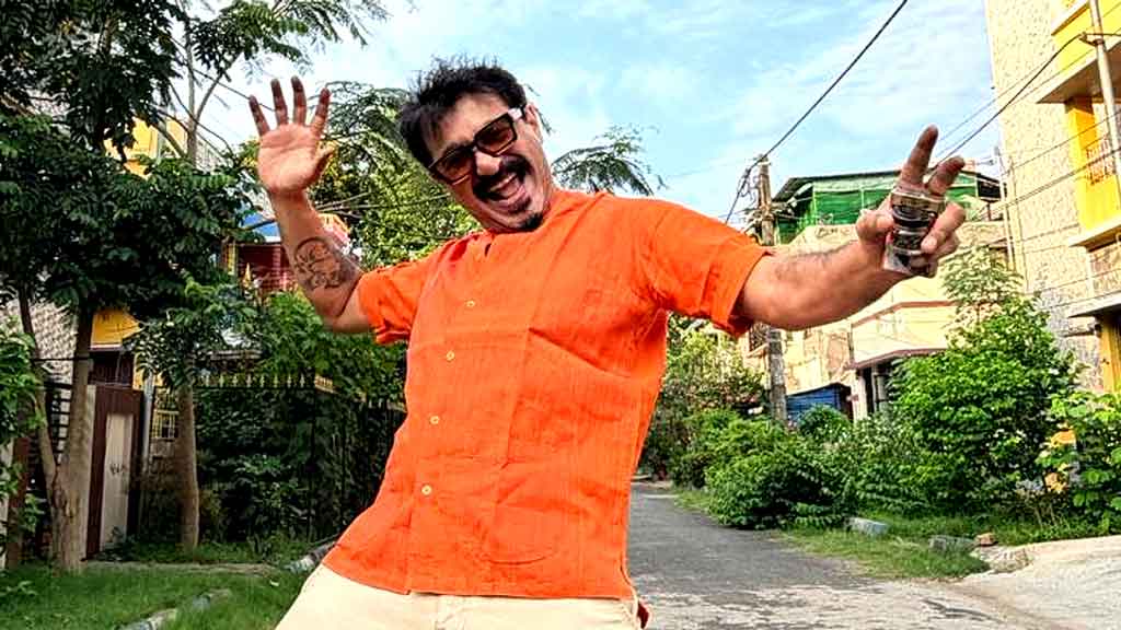 নতুন সরকার আর গেরুয়া জামা নিয়ে কী বললেন শিলাজিৎ?
