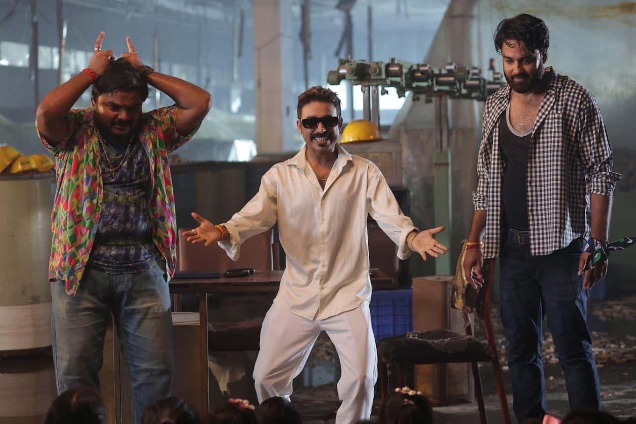 ছবির দৃশ্যে দেবাশিস রায় এবং দেবরাজ ভট্টাচার্য। 