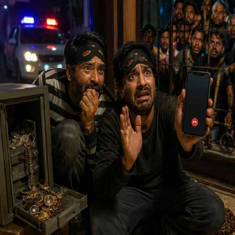 Two alleged burglars called police helpline 112 for rescue after local residents locked them inside in Odisha dgtl