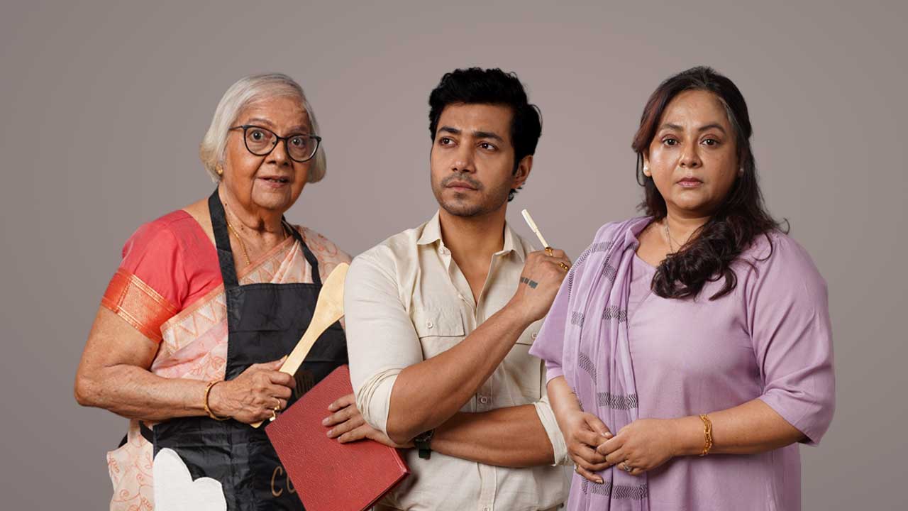 প্রকাশ্যে ‘অনুমানের ভিত্তিতে’ ছবির ‘লুক’