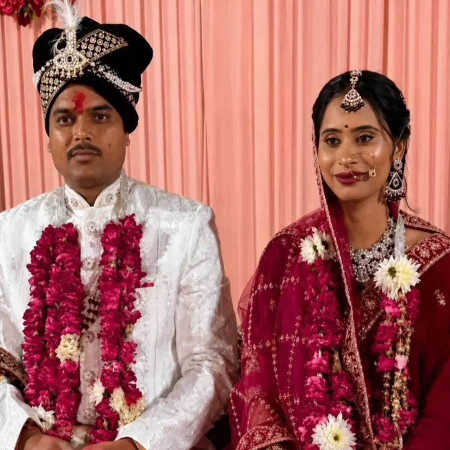 Woman jailer Firoza from Madhya Pradesh fall in love with murder convict Dharmendra and they get married
