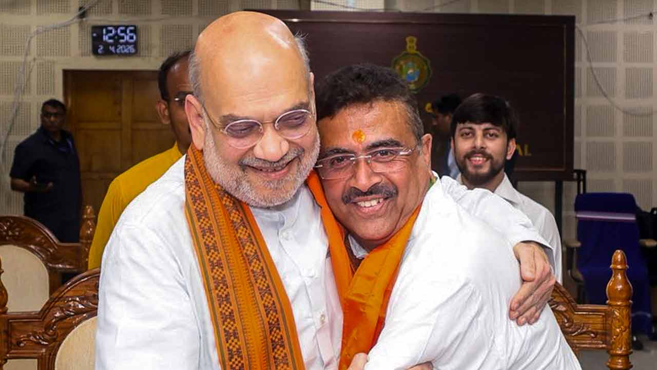Amit Shah arrives in Kolkata, will meet with prospective BJP MLAs