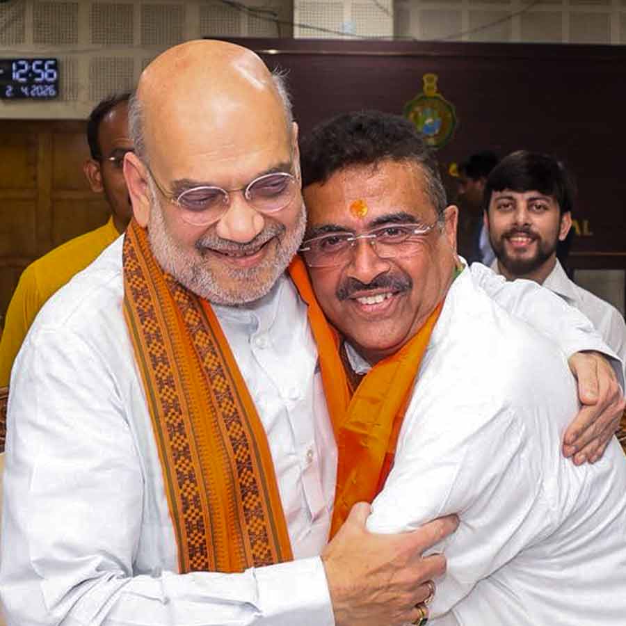 Amit Shah arrives in Kolkata, will meet with prospective BJP MLAs