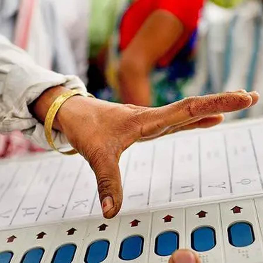 How Former Prime Minister of India Atal Bihari Vajpayee’s Government Lost Power by Just 1 Vote in Lok Sabha in 1999