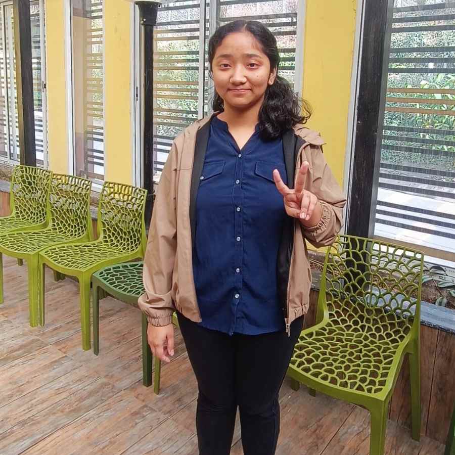 North Dinajpur Student Bedeshruti Sinha Secures Rank five in WBBSE Exam dgtl