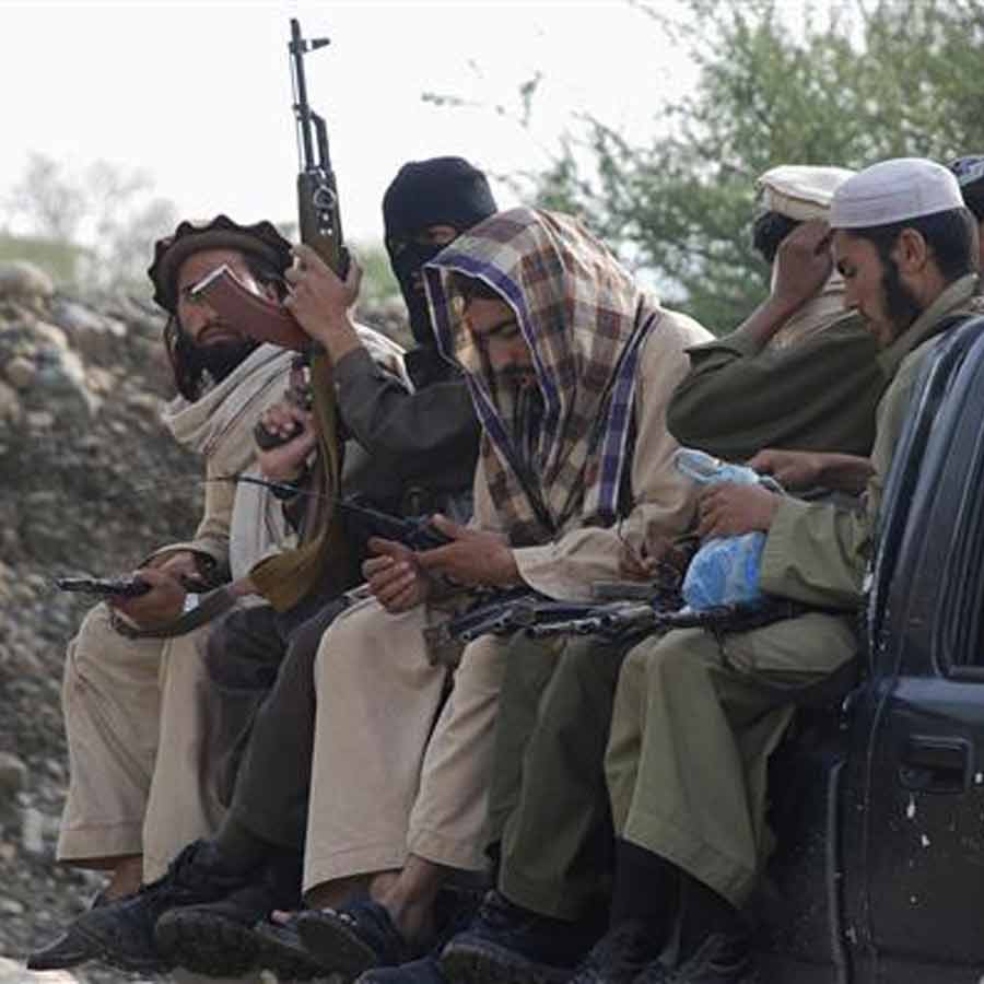 Why did US shut down its consulate of Peshawar in Pakistan