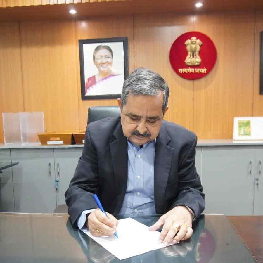 Ashok Lahiri takes charge as Vice Chairman of NITI Aayog