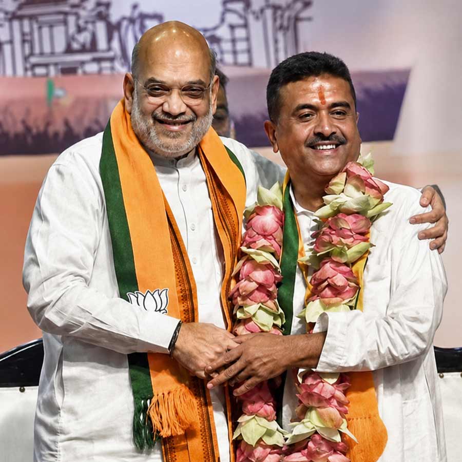 পশ্চিমবঙ্গের মুখ্যমন্ত্রী হিসাবে শুভেন্দু অধিকারীর নাম ঘোষণা করেছেন কেন্দ্রীয় স্বরাষ্ট্রমন্ত্রী অমিত শাহ। শুক্রবার।