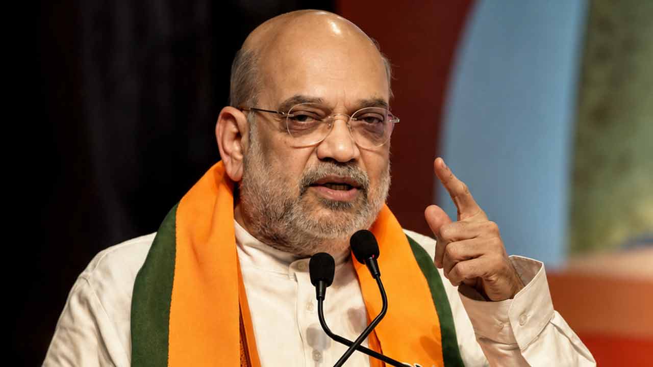 নিউ টাউনের বৈঠকস্থলে কেন্দ্রীয় স্বরাষ্ট্রমন্ত্রী অমিত শাহ। শুক্রবার।