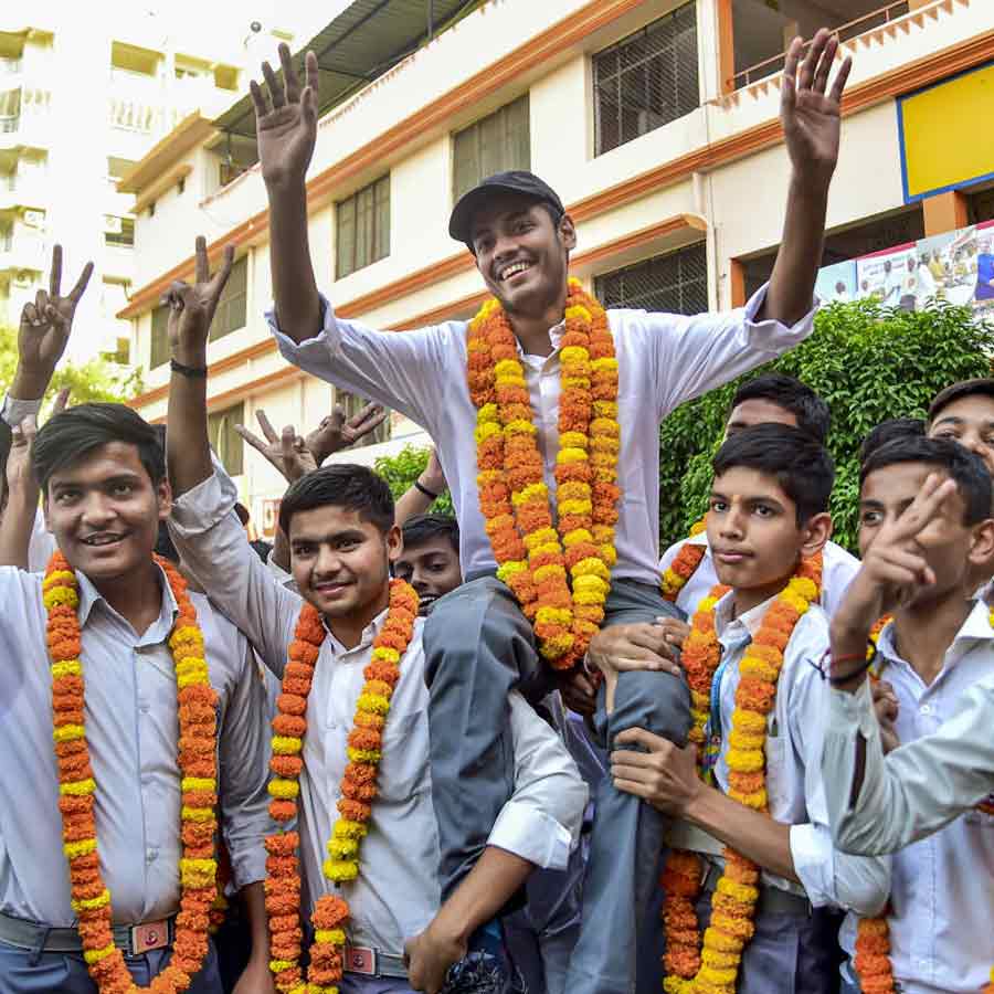 Ramakrishna Mission students shine in Madhyamik merit list of 131 candidates, who secured which rank? dgtl