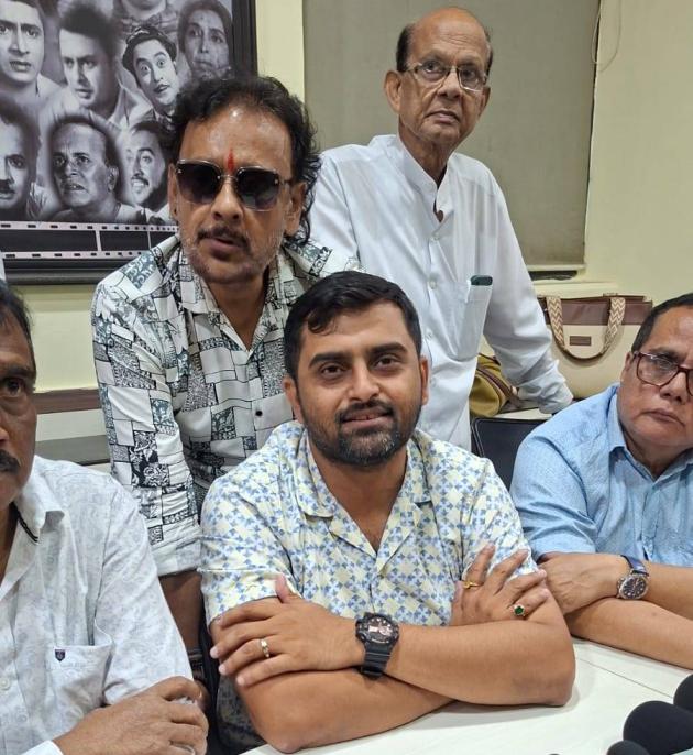 শতদীপ সাহা, মিলন ভৌমিক এবং বিরোধীপক্ষের প্রযোজকেরা।