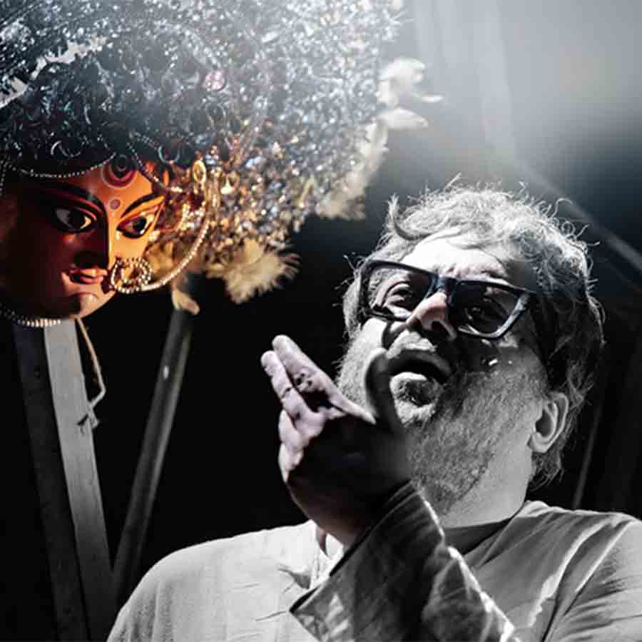 Review of a drama Meghe Dhaka Ghatak held at Academy of Fine Arts