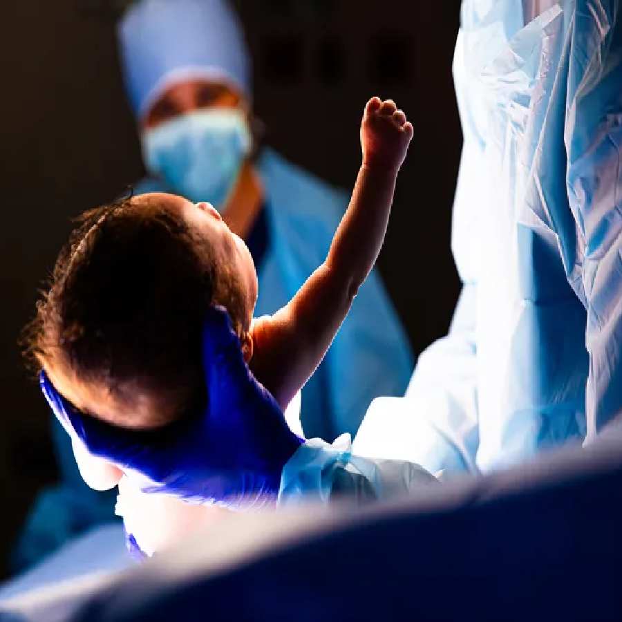35 year old woman gave birth to naturally conceived quintuplets in Ethiopia after 12 years of trying for a baby dgtl