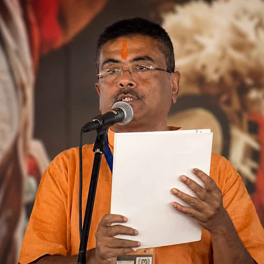 শনিবার ব্রিগেড প্যারেড গ্রাউন্ডে মুখ্যমন্ত্রী পদের শপথ নিচ্ছেন শুভেন্দু অধিকারী। নিজস্ব চিত্র।