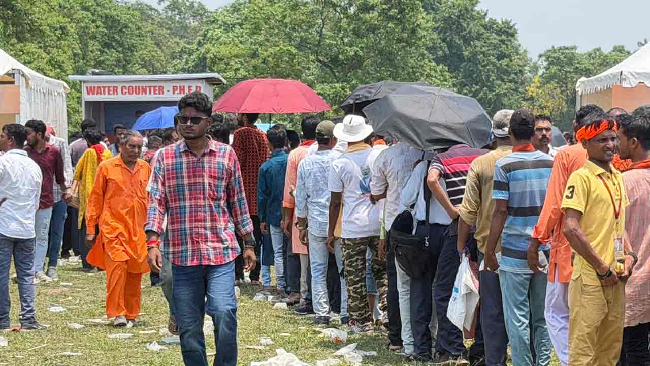 ব্রিগেডে বিজেপি কর্মীদের ভিড়।