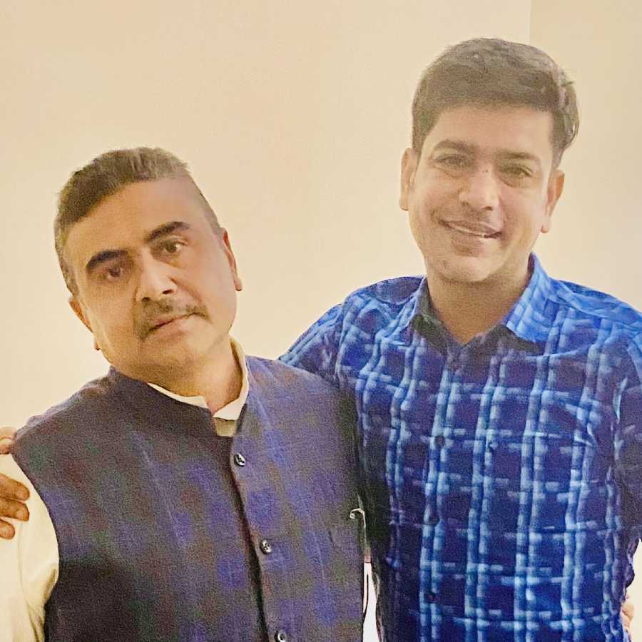 মুখ্যমন্ত্রী শুভেন্দুর সঙ্গে লক্ষ্মীরতন।