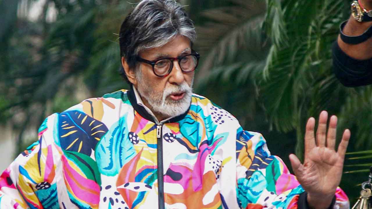 অমিতাভ কী মতামত জানালেন?