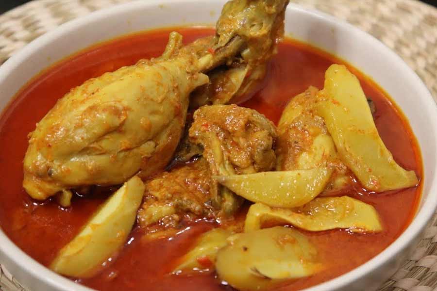কাঁচা আম দিয়েই হোক মুরগির ঝোল।