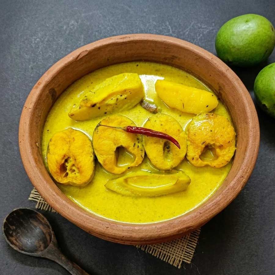 কাঁচা আমেই গরমে হোক বাহারি পদ।