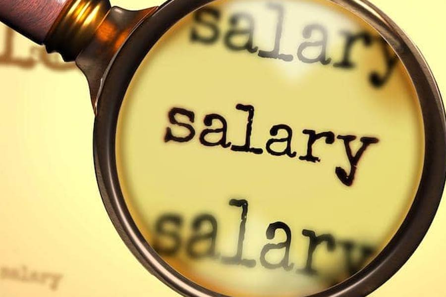 How much salaries have increased from 1st to 7th Pay commission of Central Government employees 