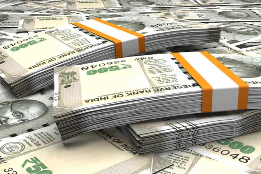 How much salaries have increased from 1st to 7th Pay commission of Central Government employees 