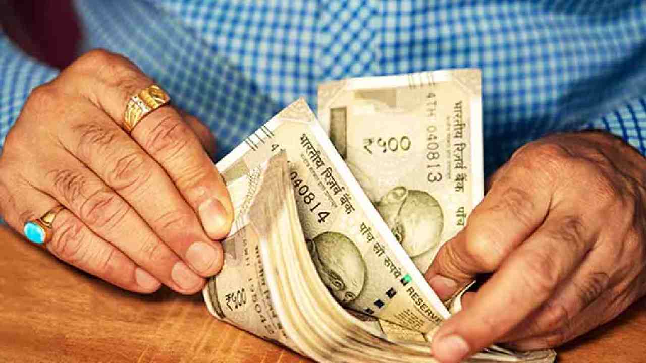 How much salaries have increased from 1st to 7th Pay commission of Central Government employees 