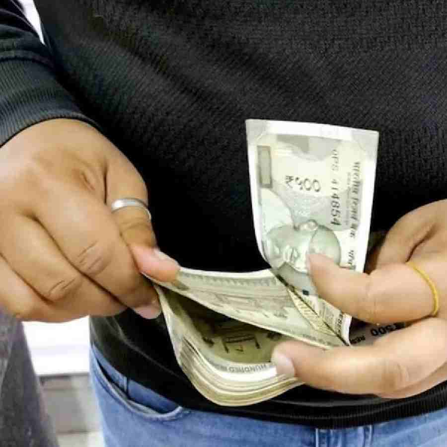 How much salaries have increased from 1st to 7th Pay commission of Central Government employees