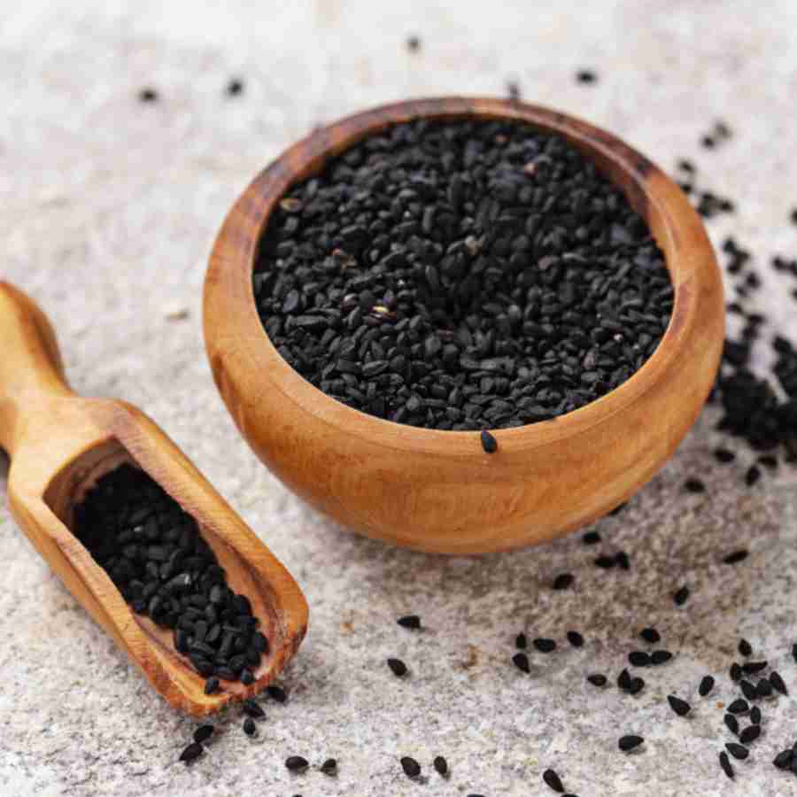 অকালপক্বতা ঘোচাবে কালো তিল।