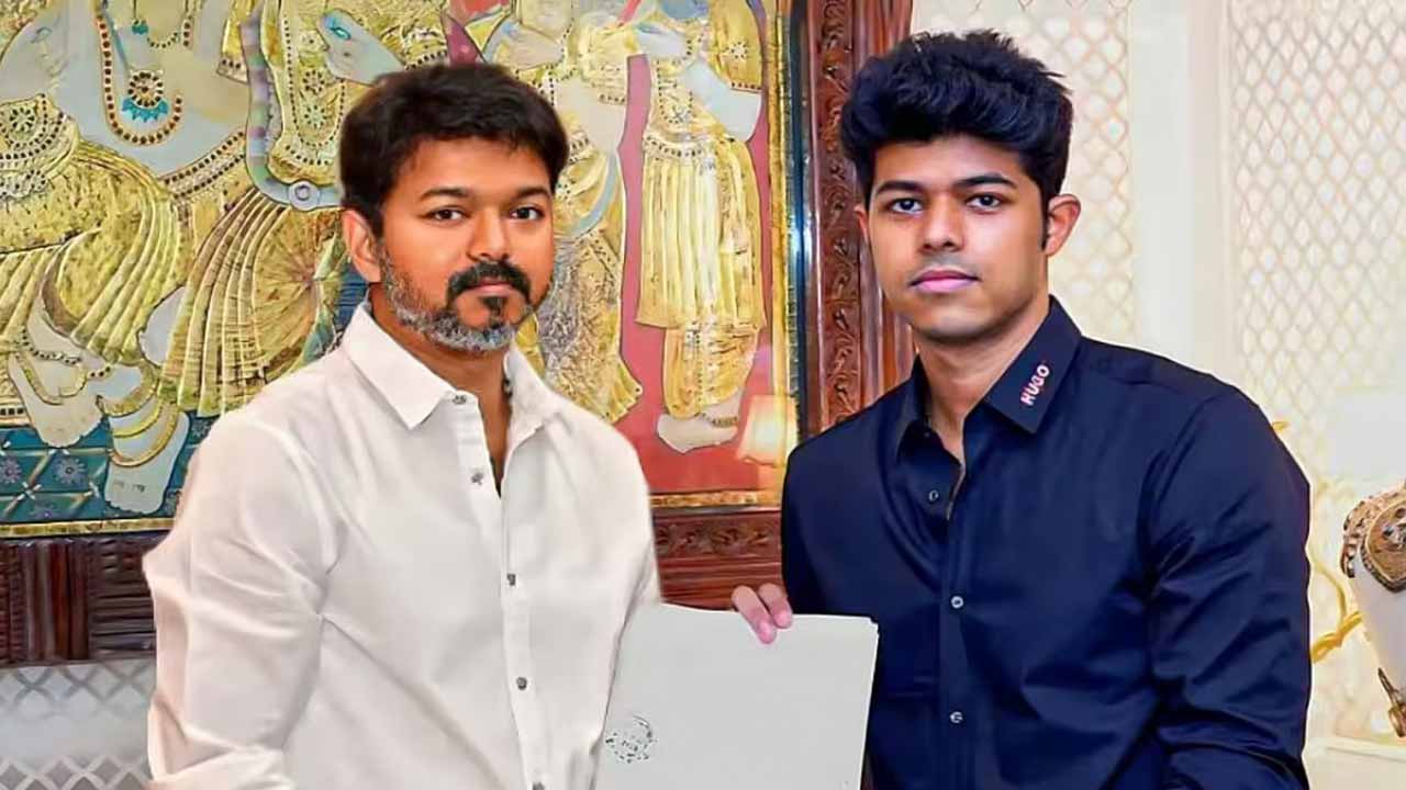 Thalapathy Vijay\\\\\\\'s Son Jason Sanjay Drops \\\\\\\'V\\\\\\\' From His Signature after his Oath Taking Ceremony
