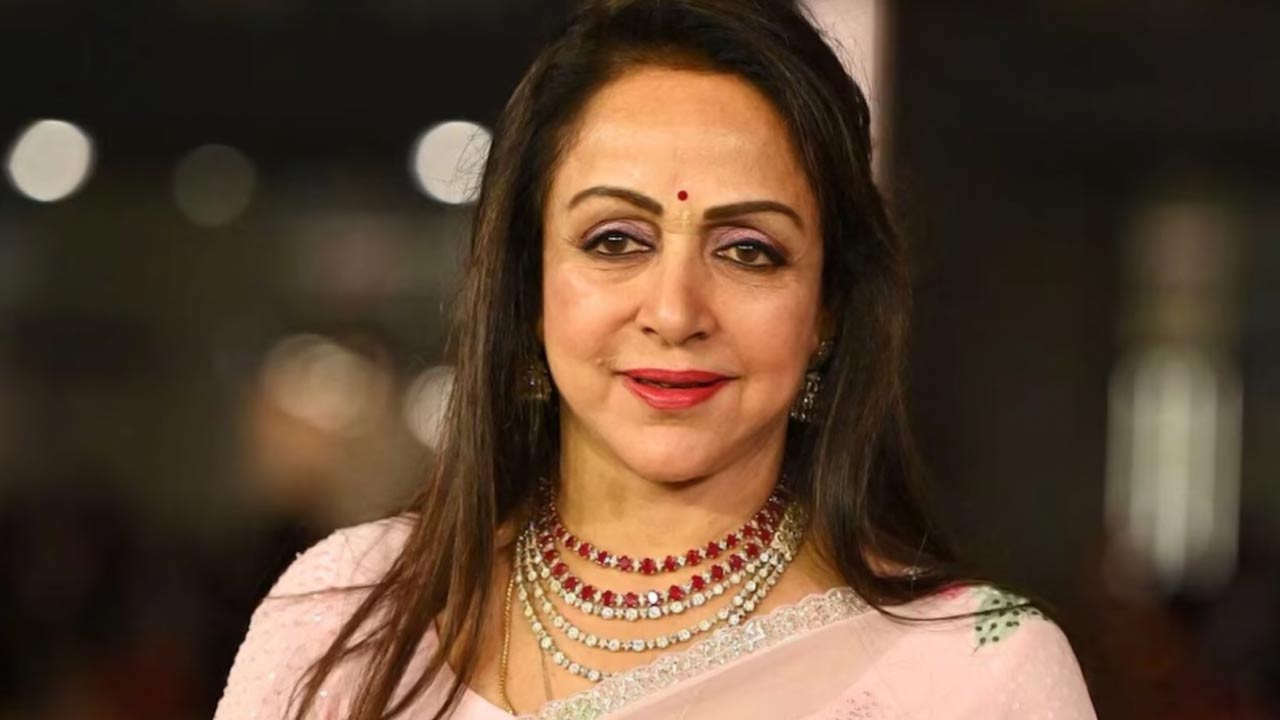 উচ্ছ্বসিত হেমা মালিনী।