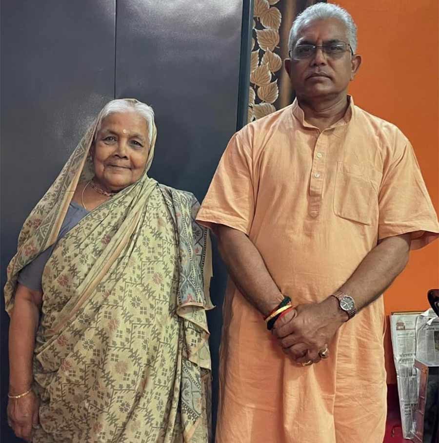 Dilip Ghosh posted a picture with his mother before going to the cabinet meeting on Monday