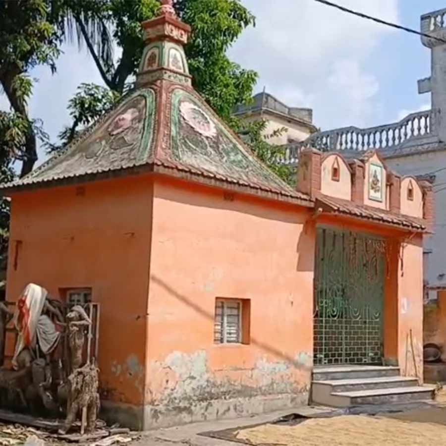 কুকরা গ্রামের একটি মন্দির।