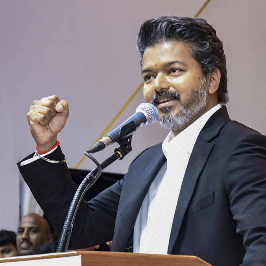 717 liquor shops near religious places, schools shut in Tamil Nadu after Vijay took oath as Chief Minister dgtl