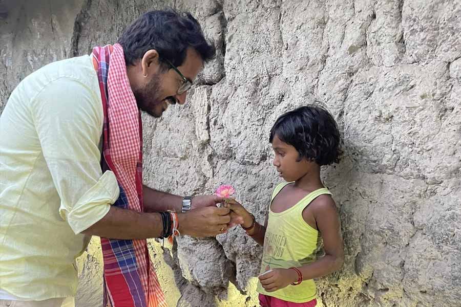 শ্যামপুরের মানুষের কাছে কৃতজ্ঞ হিরণ।