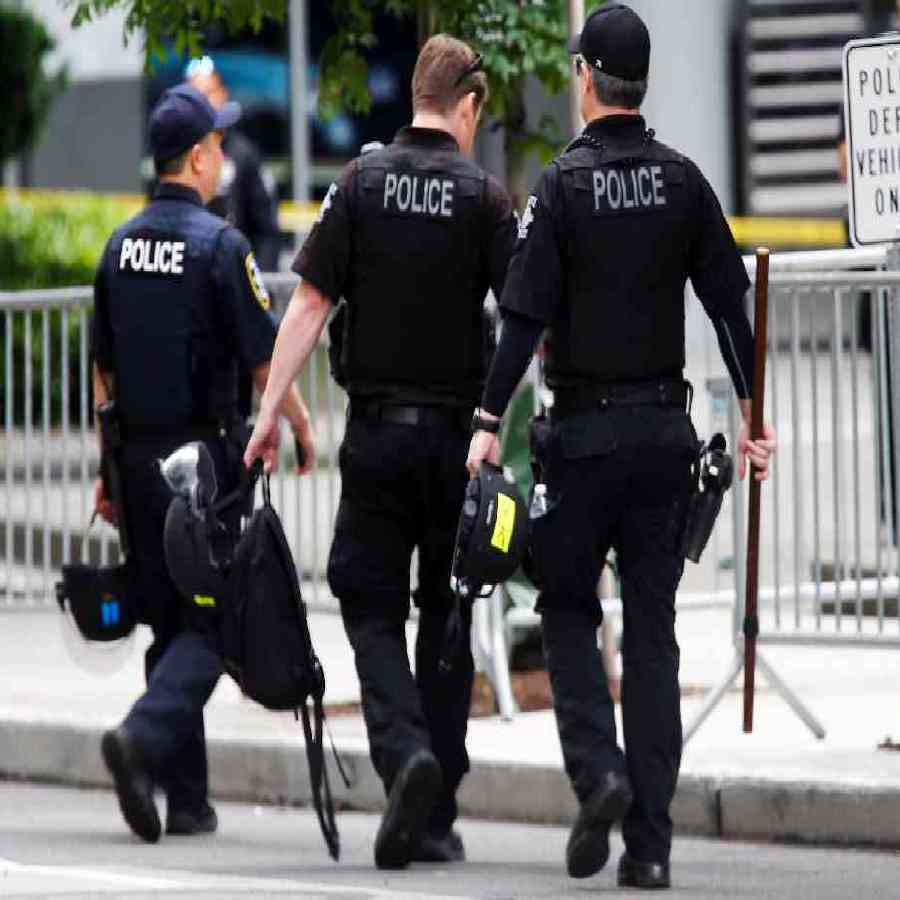 A Mayor of an American city fires all police officers in the town amid tensions over social media comments on his wife dgtl