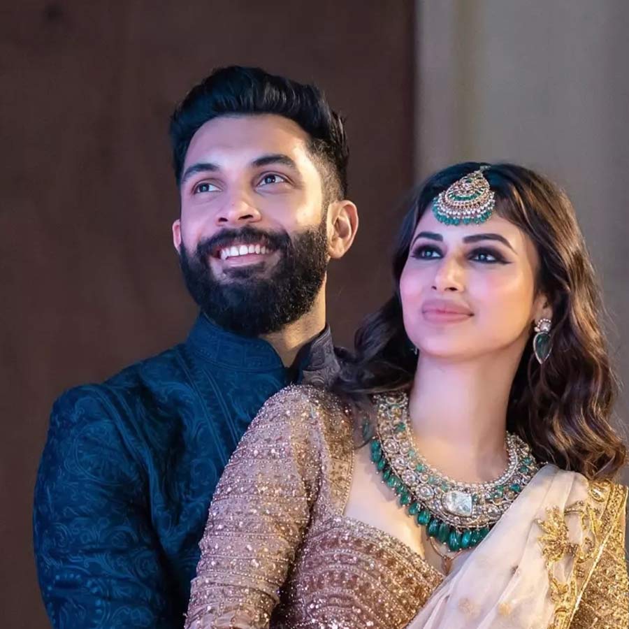 মৌনী ও সুরজের সম্পত্তির পরিমাণ কত?