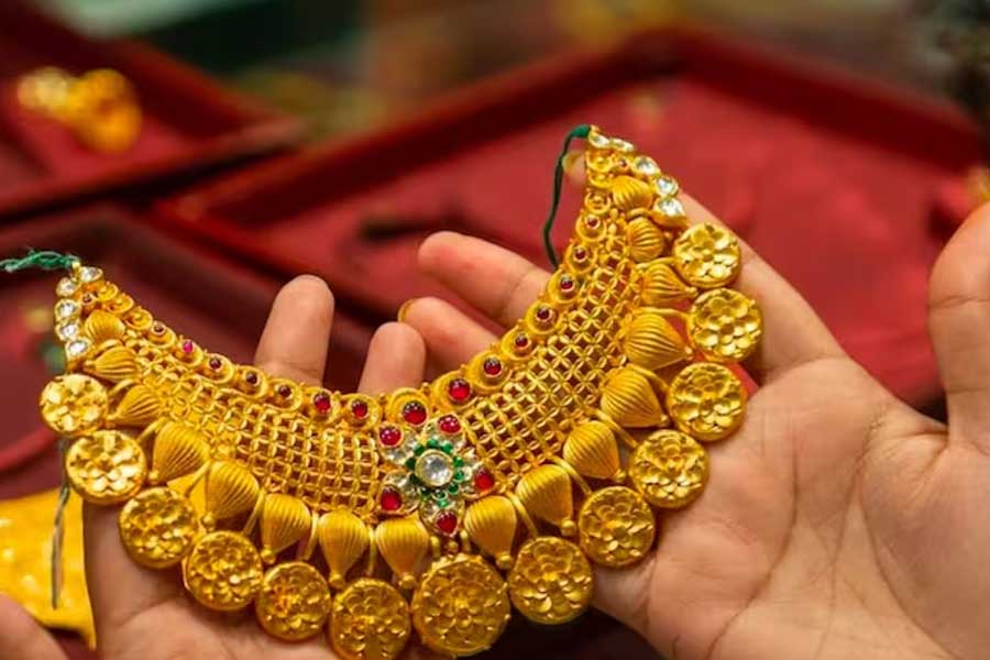 How Much Gold Indians Can Legally Keep at Home? Know Government Rules, tax Limits and Penalties