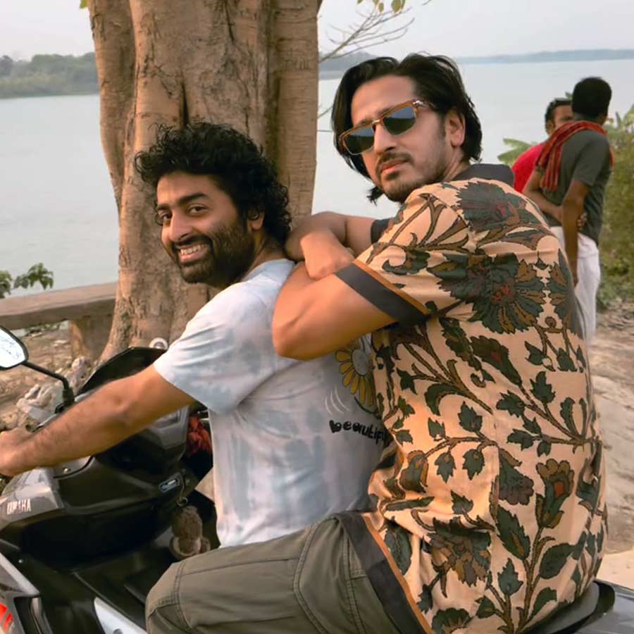 বহু দিনের পুরনো বন্ধুর সঙ্গে আবার দেখা অরিজিতের!