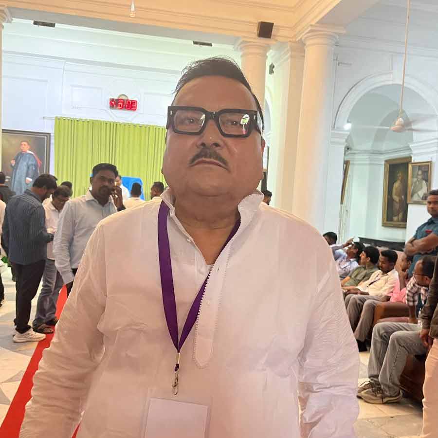 বুধবার বিধানসভায় কামারহাটির তৃণমূল বিধায়ক মদন মিত্র।